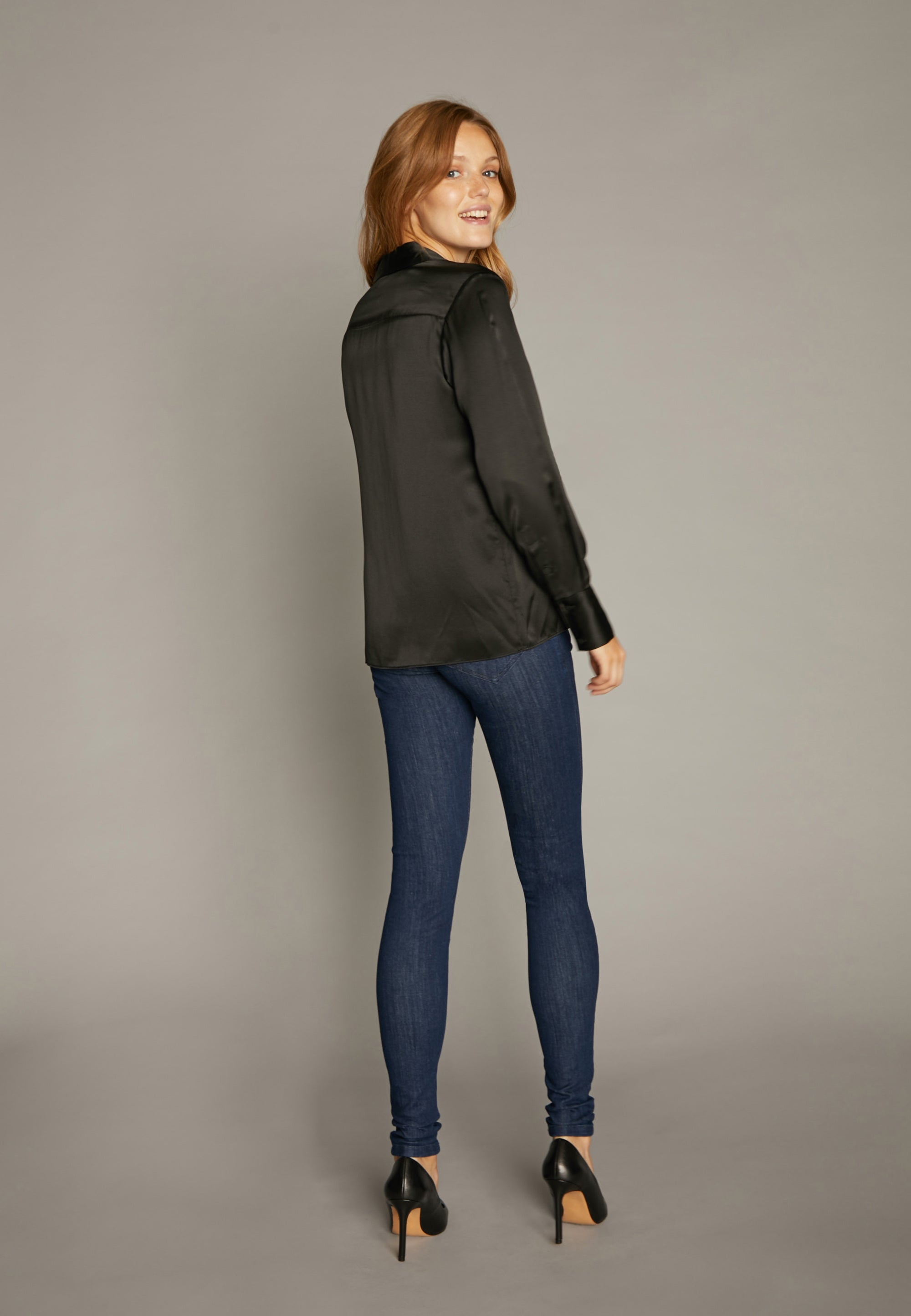 ECHTE Classic shirt Shirts 01000 Black