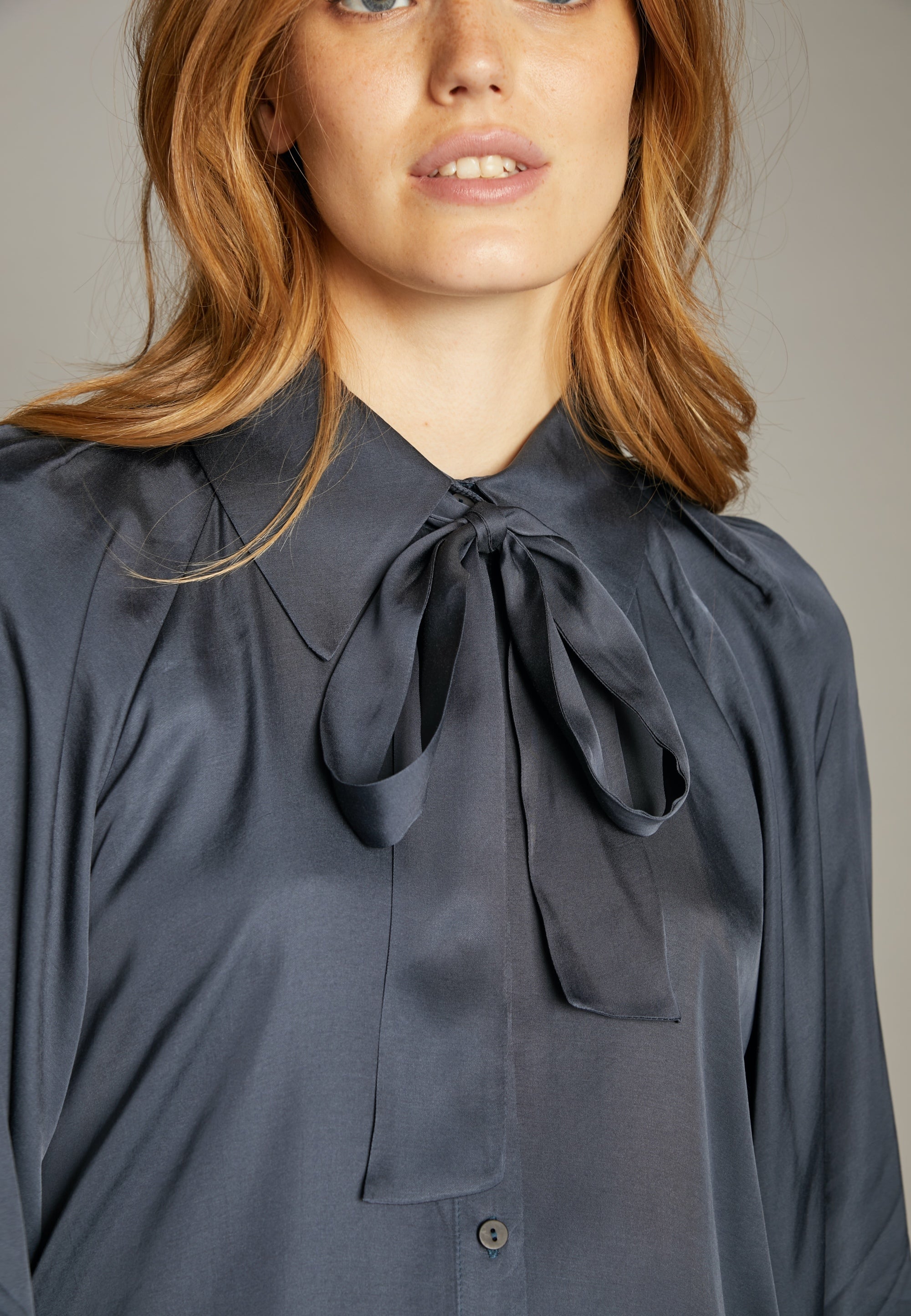 ECHTE Shirt w/Bow Shirts 03022 Navy