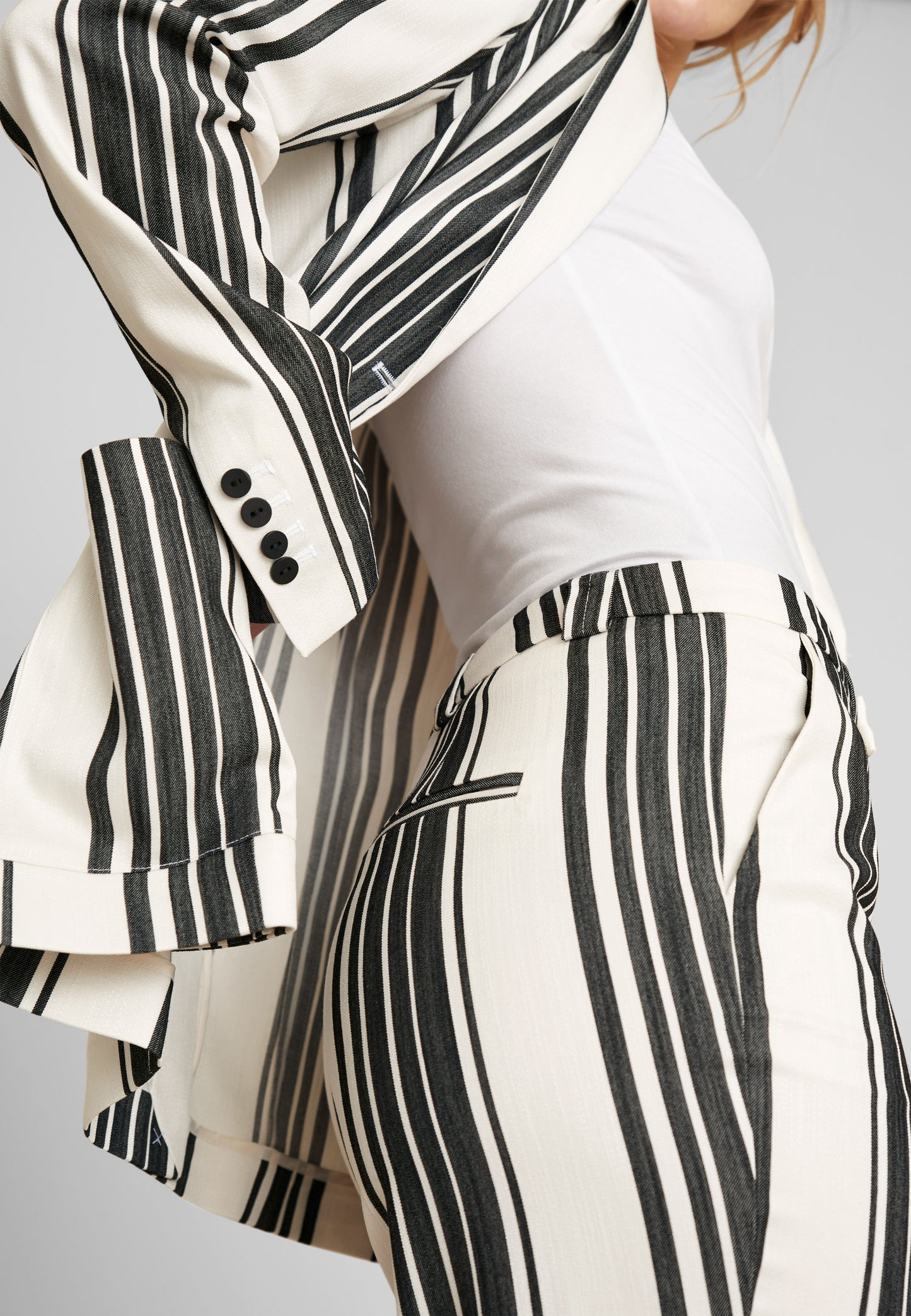 ECHTE Eiko, Loose Trousers ML Trousers 07004 Black-white stripe