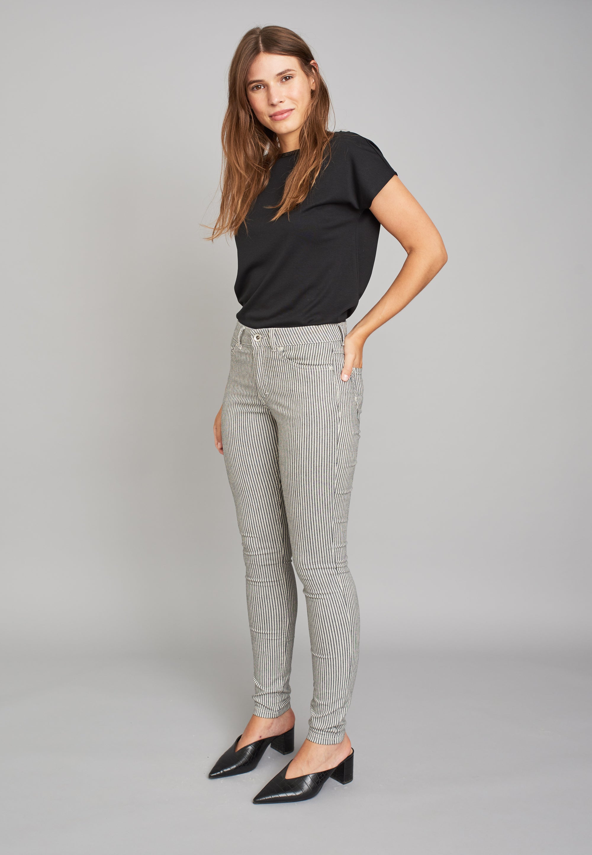 ECHTE Bless Trousers Trousers 05002 Black Stripe