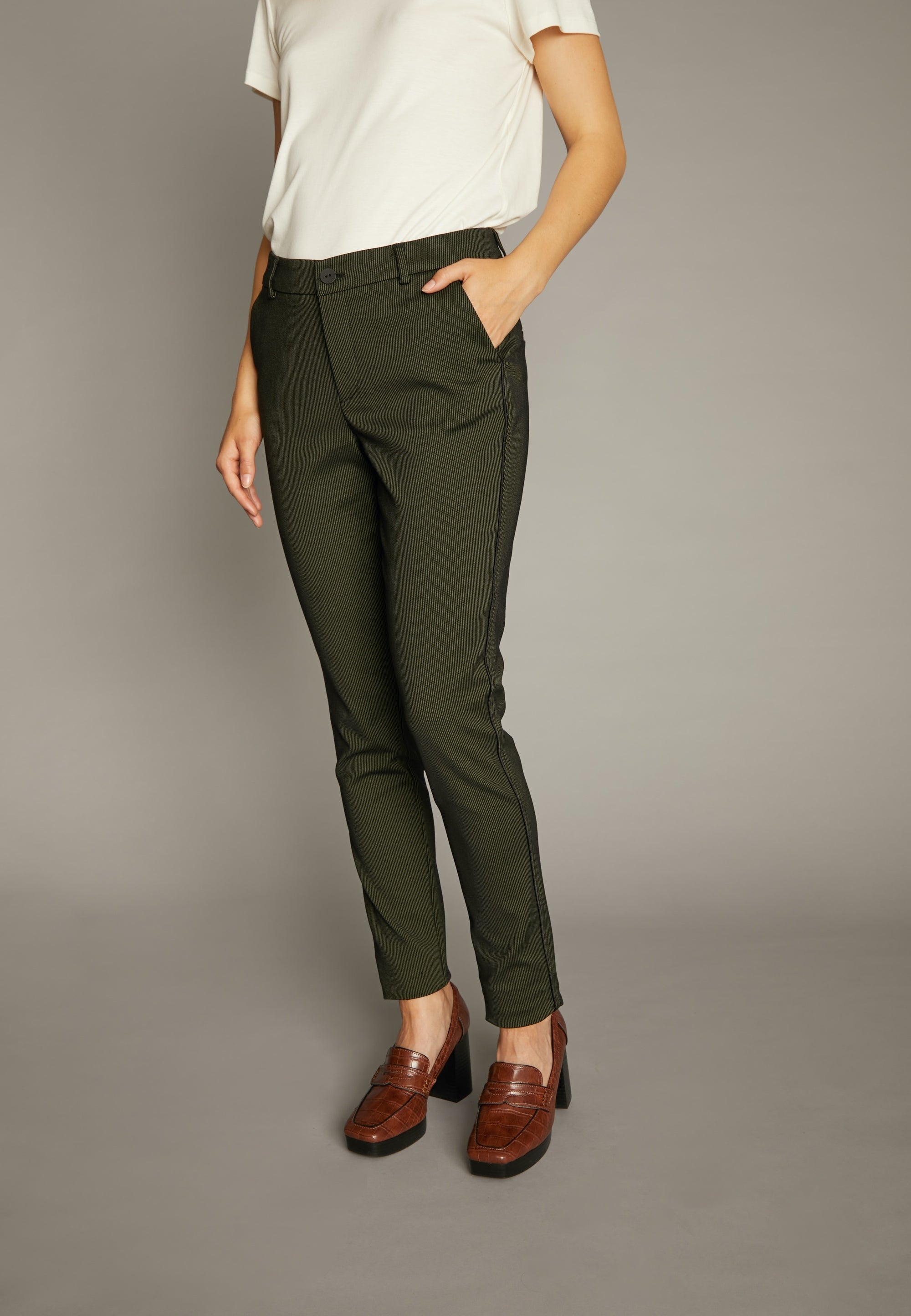 ECHTE Ebony, Slim Trousers Trousers 07007 Sulphur Yellow stripe
