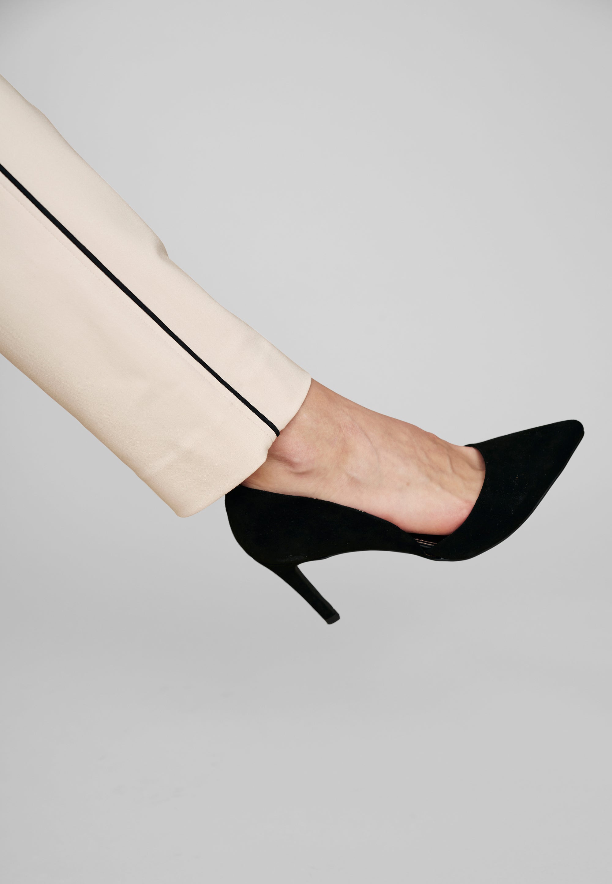 ECHTE Ivory Trousers Trousers 01246 Beige