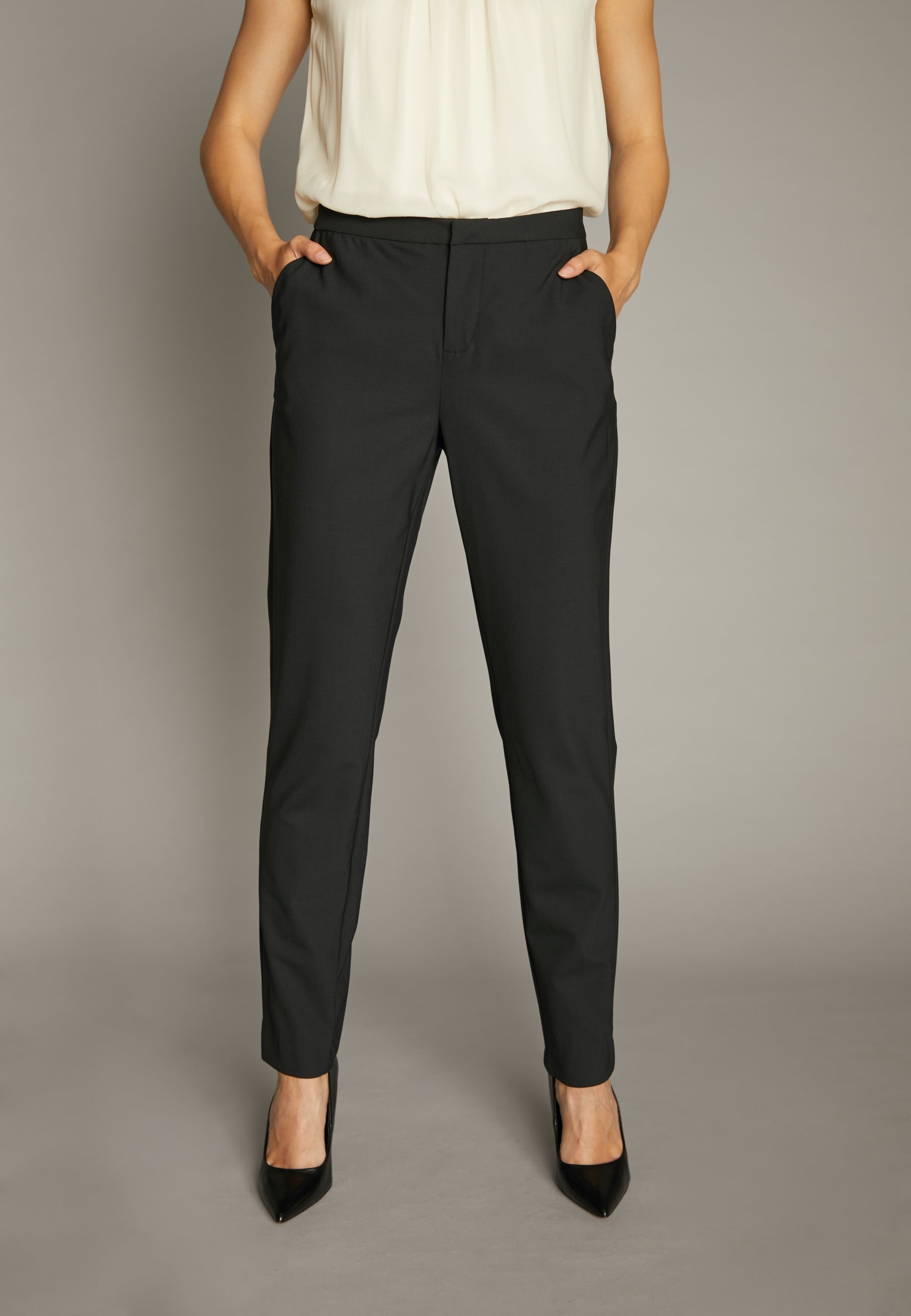ECHTE Saki Pants Trousers 01000 Black